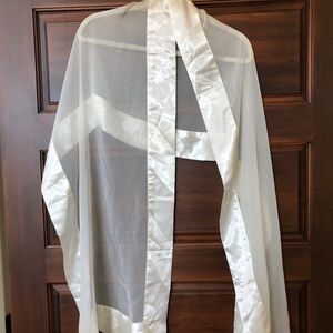 Silky shawl/wrap